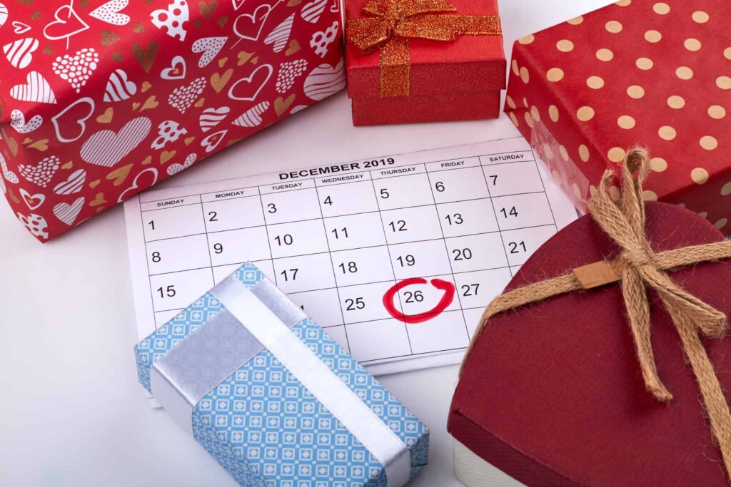 カレンダーとプレゼントの写真